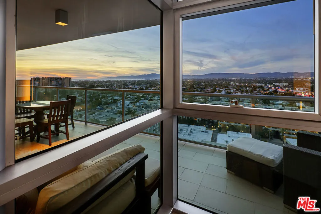 13700 Marina Pointe Drive 1620, Marina Del Rey, California 90292 home-pic-17