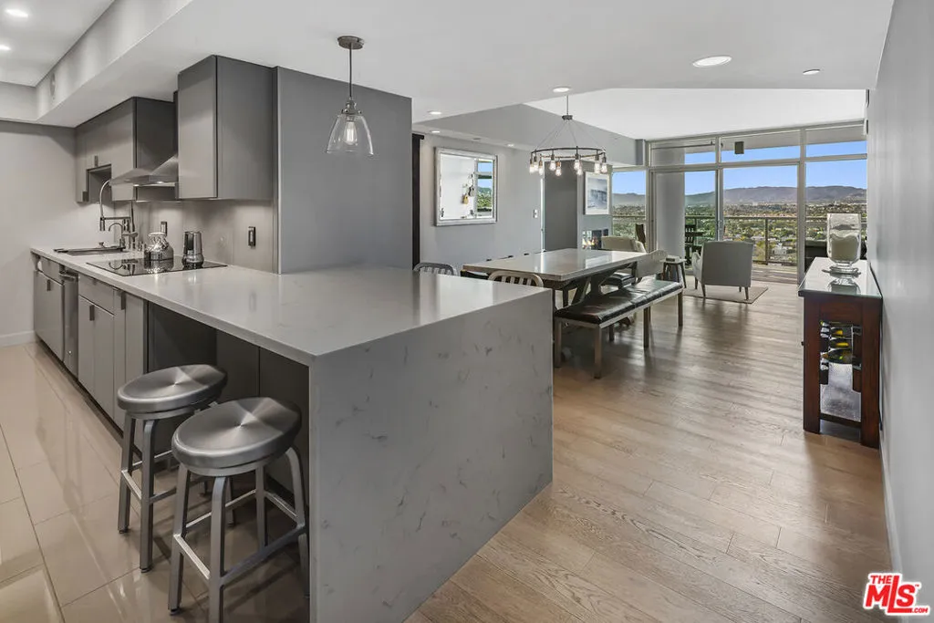13700 Marina Pointe Drive 1620, Marina Del Rey, California 90292 home-pic-4
