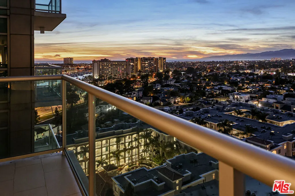 13700 Marina Pointe Drive 1620, Marina Del Rey, California 90292 home-pic-21