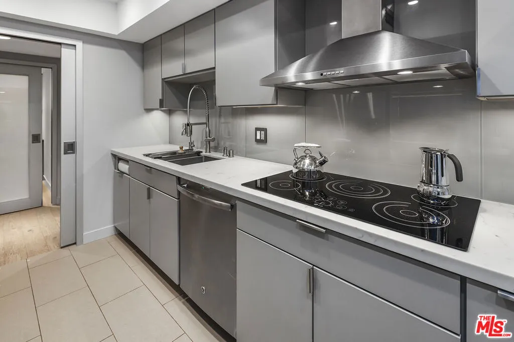 13700 Marina Pointe Drive 1620, Marina Del Rey, California 90292 home-pic-8