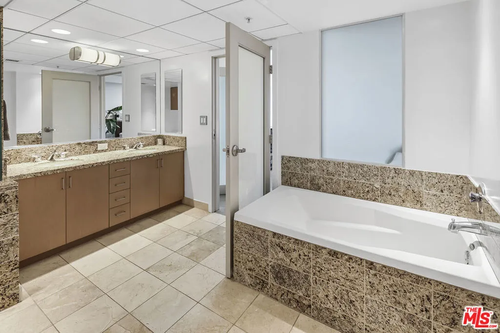 13700 Marina Pointe Drive 1620, Marina Del Rey, California 90292 home-pic-24