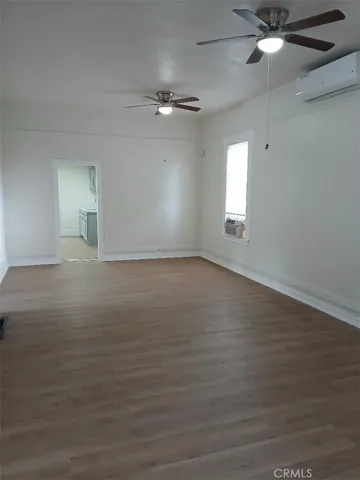 2111 LIVING ROOM, HIGH CEILINGS WITH TWO FANS