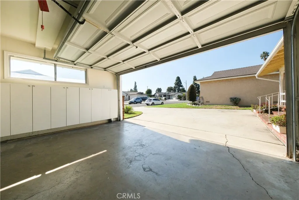 419 W Martinshire, Carson, California 90745 home-pic-35