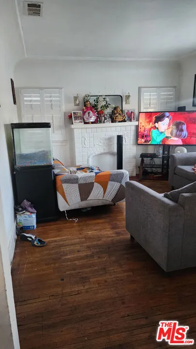 742 E 84th Place, Los Angeles, California 90001 home-pic-3