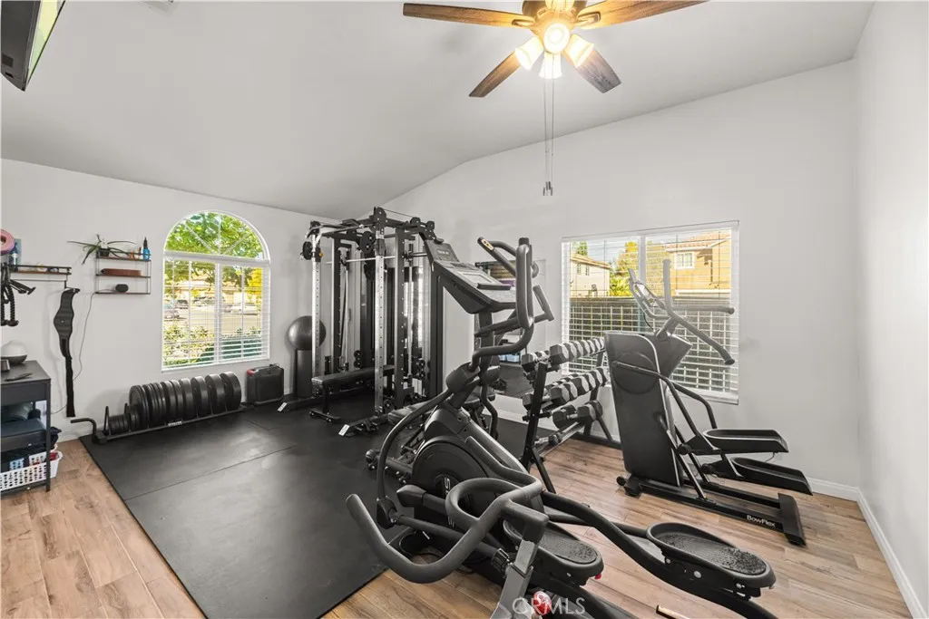 32816 Autumn Wood Cir, Lake Elsinore, California 92530 home-pic-10