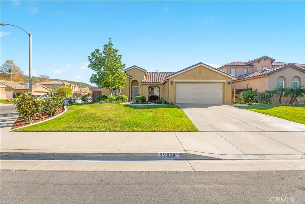 32816 Autumn Wood Cir, Lake Elsinore, California 92530 home-pic-0