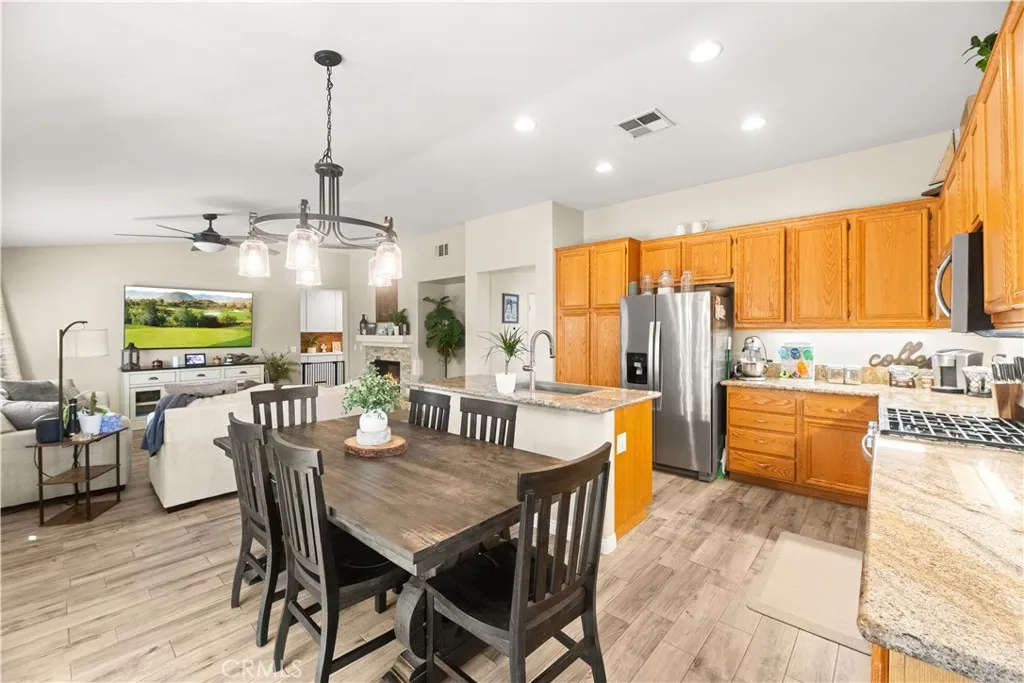 32816 Autumn Wood Cir, Lake Elsinore, California 92530 home-pic-19