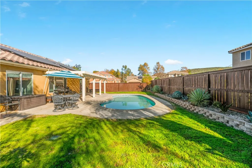 32816 Autumn Wood Cir, Lake Elsinore, California 92530 home-pic-42