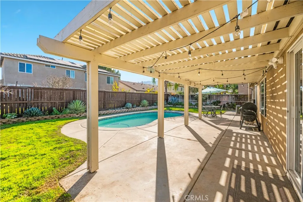 32816 Autumn Wood Cir, Lake Elsinore, California 92530 home-pic-35