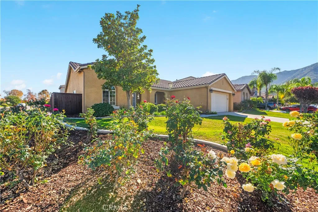 32816 Autumn Wood Cir, Lake Elsinore, California 92530 home-pic-3