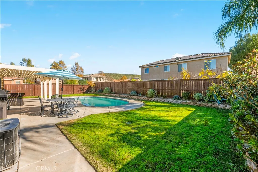 32816 Autumn Wood Cir, Lake Elsinore, California 92530 home-pic-39