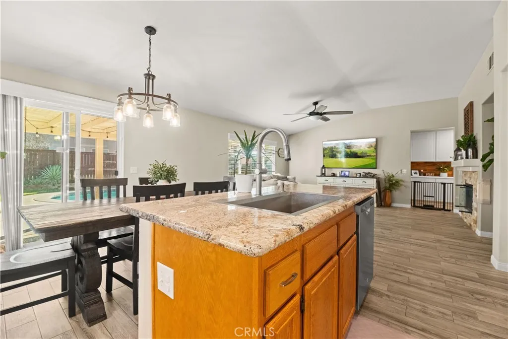 32816 Autumn Wood Cir, Lake Elsinore, California 92530 home-pic-21
