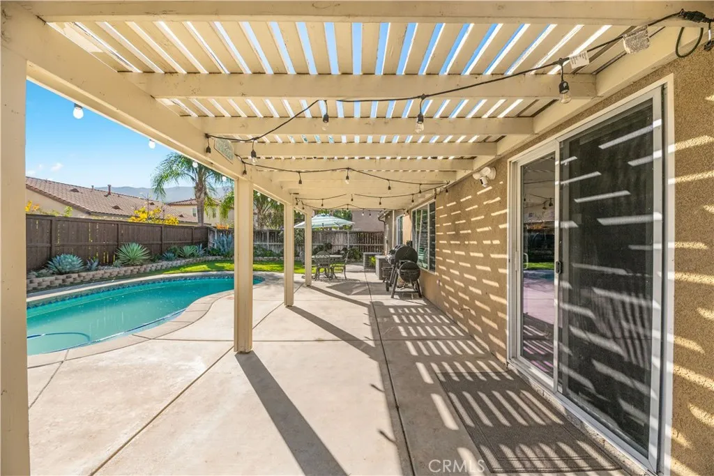 32816 Autumn Wood Cir, Lake Elsinore, California 92530 home-pic-36