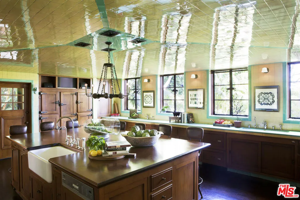 2400 Inverness Avenue, Los Angeles, California 90027 home-pic-10