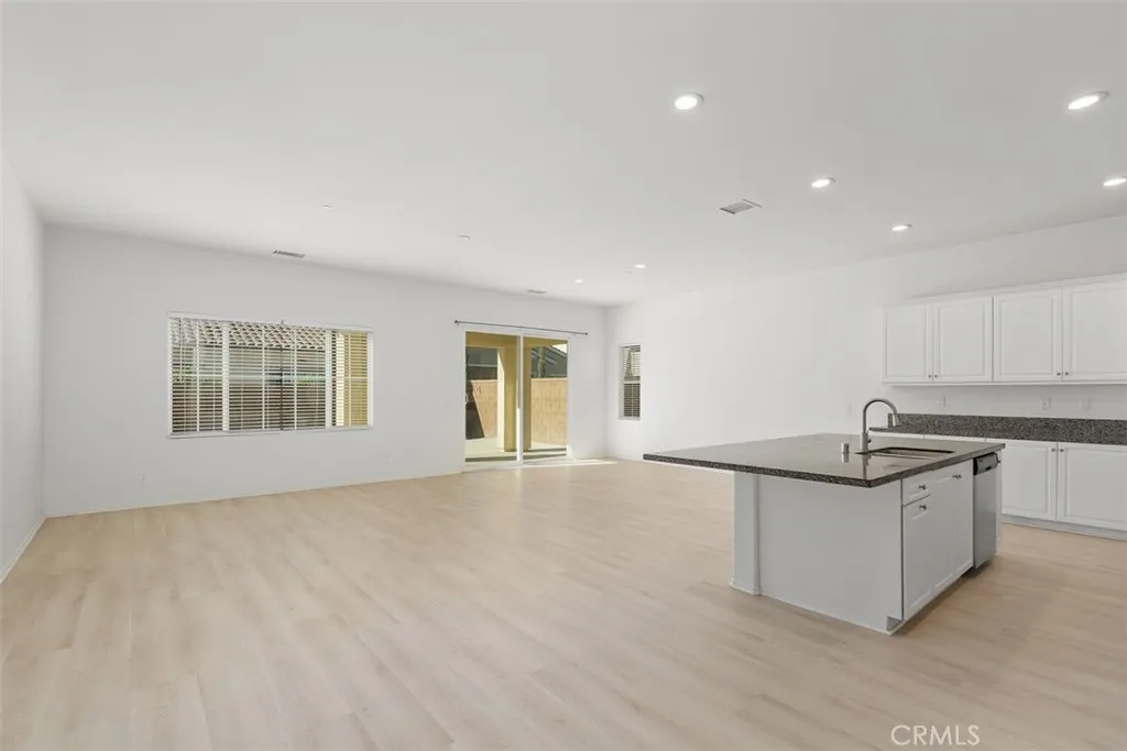 3146 S. Hampton Way, Ontario, California 91761 home-pic-2