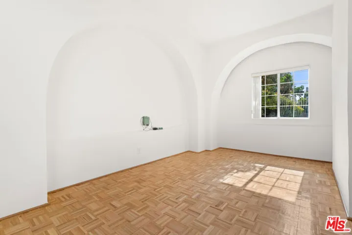 7972 Blackburn Avenue, Los Angeles, California 90048