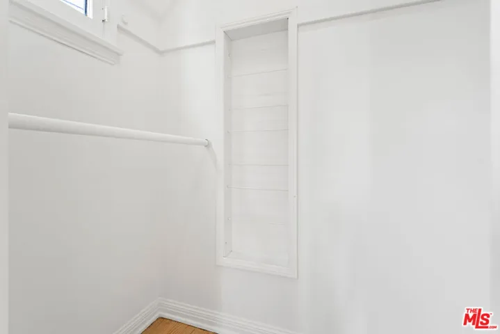 7972 Blackburn Avenue, Los Angeles, California 90048