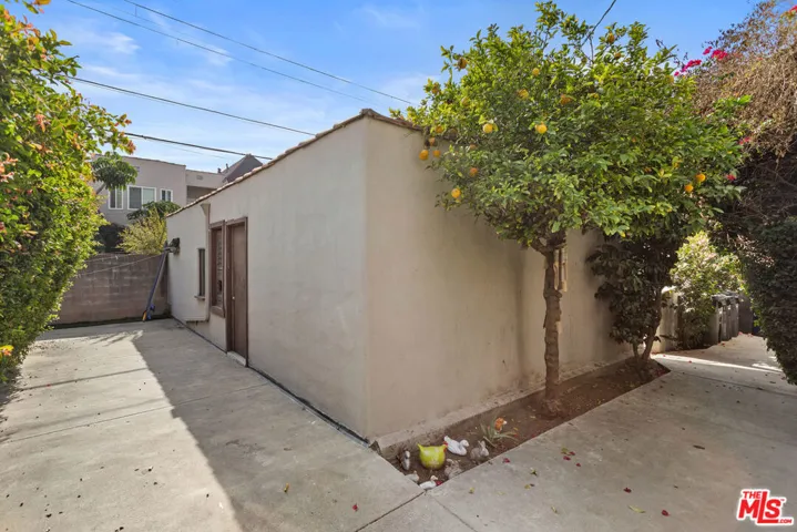 7972 Blackburn Avenue, Los Angeles, California 90048