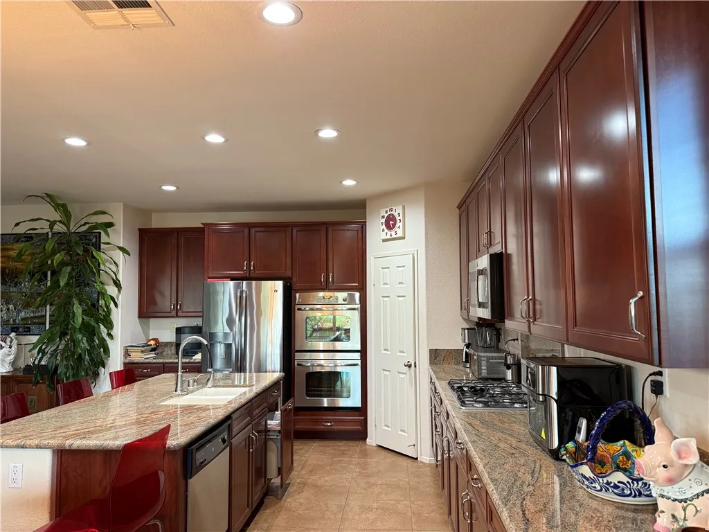 34271 San Simeon Street, Temecula, California 92592 home-pic-5