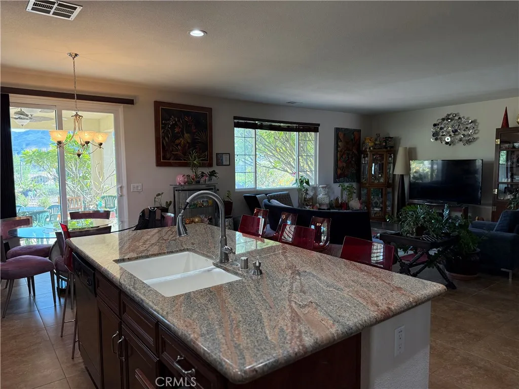 34271 San Simeon Street, Temecula, California 92592 home-pic-3