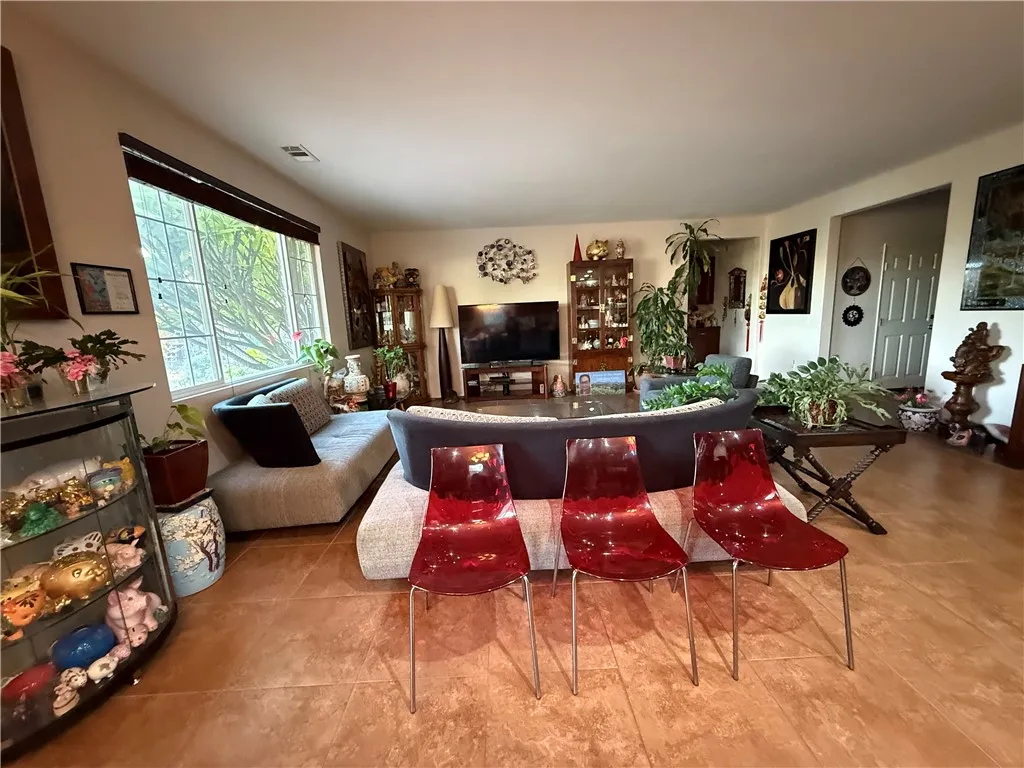 34271 San Simeon Street, Temecula, California 92592 home-pic-2
