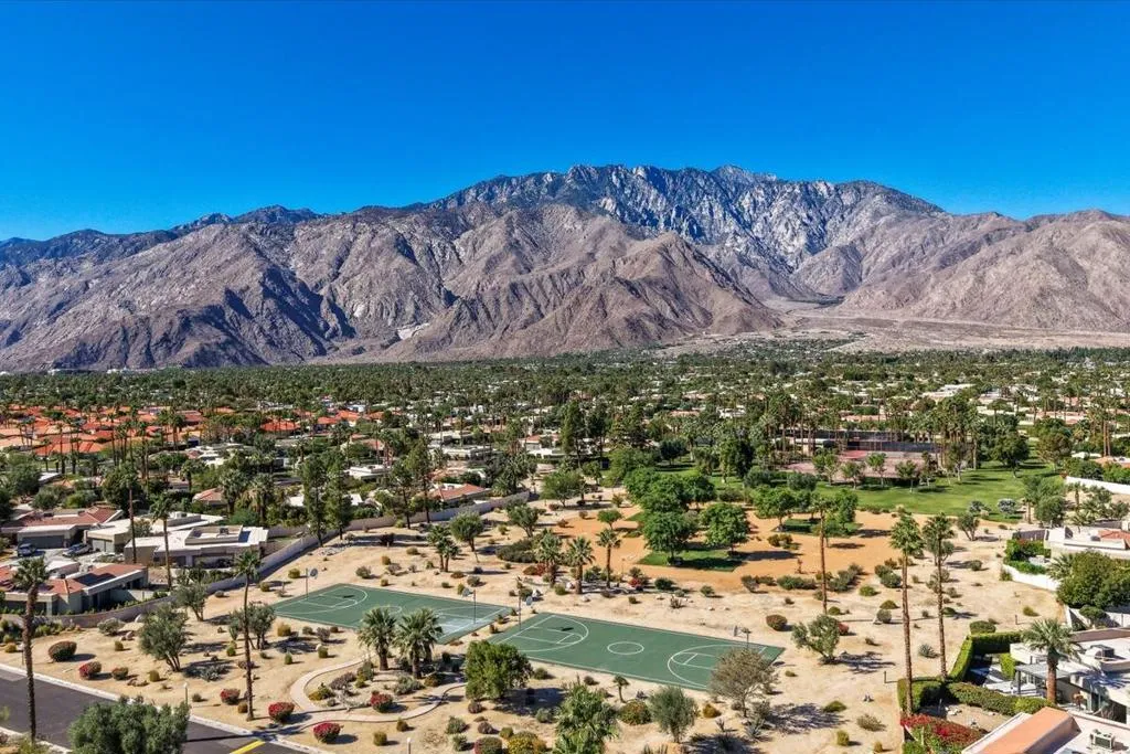 3081 Sunflower Circle W, Palm Springs, California 92262 home-pic-70