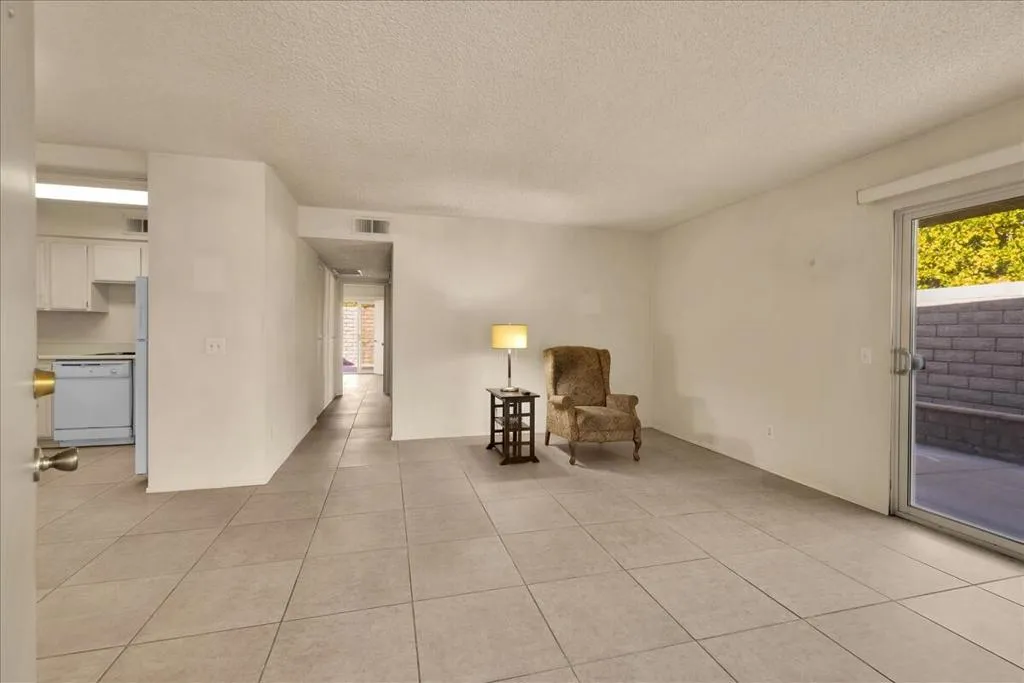 3081 Sunflower Circle W, Palm Springs, California 92262 home-pic-6