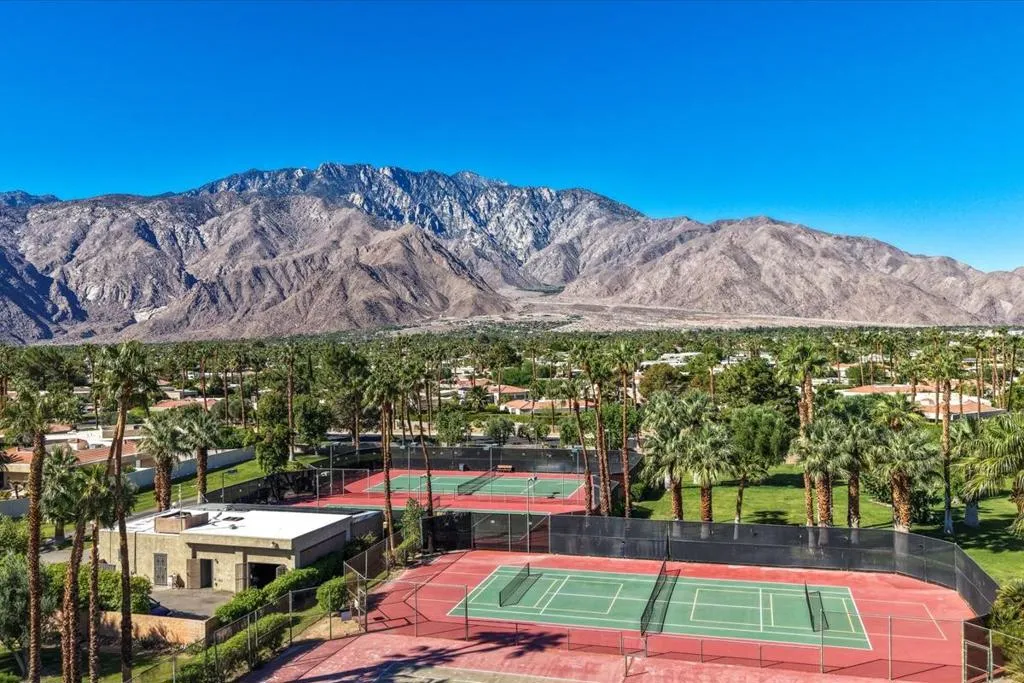 3081 Sunflower Circle W, Palm Springs, California 92262 home-pic-52