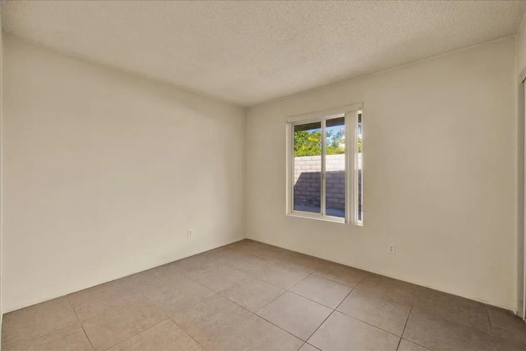 3081 Sunflower Circle W, Palm Springs, California 92262 home-pic-24