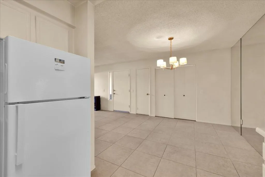 3081 Sunflower Circle W, Palm Springs, California 92262 home-pic-16
