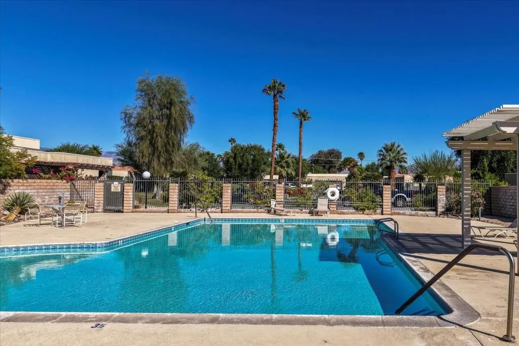 3081 Sunflower Circle W, Palm Springs, California 92262 home-pic-65