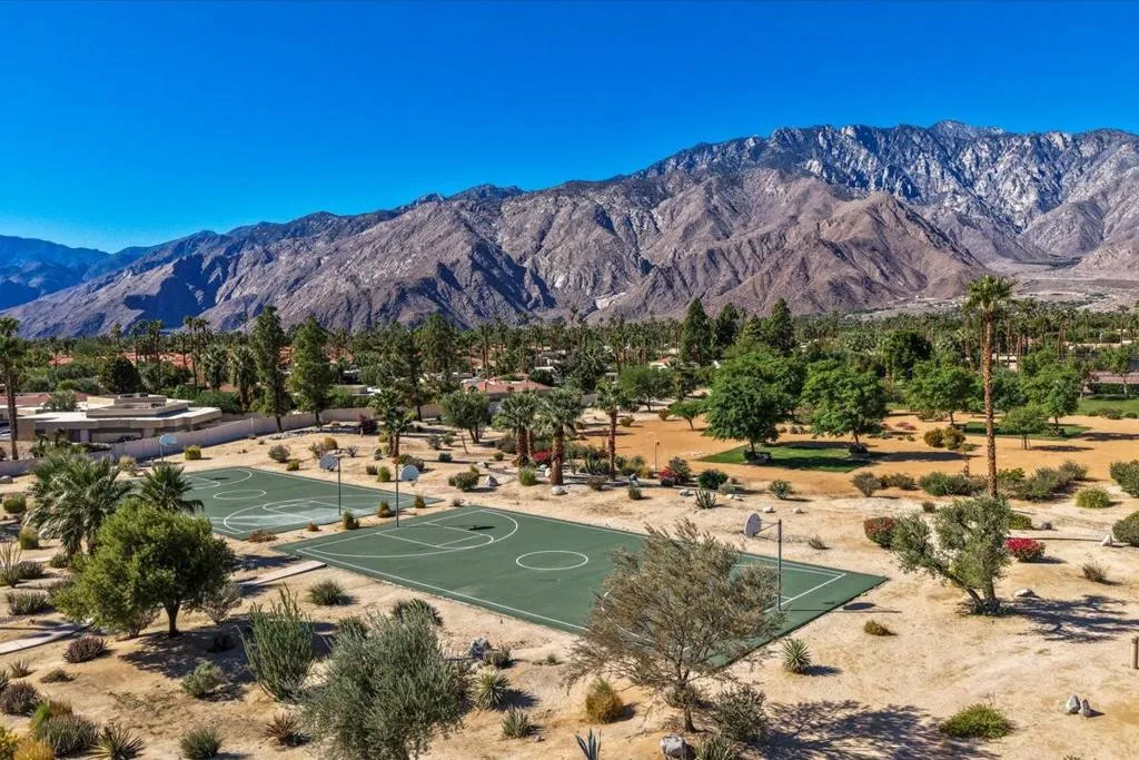 3081 Sunflower Circle W, Palm Springs, California 92262 home-pic-71