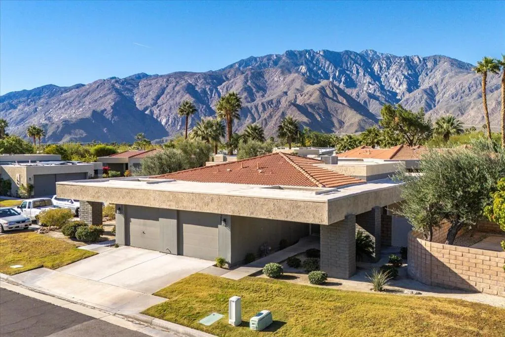 3081 Sunflower Circle W, Palm Springs, California 92262 home-pic-3