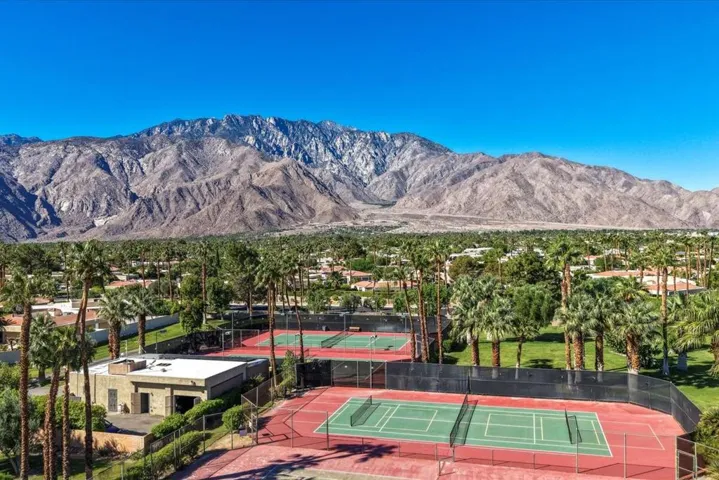53-SUNRISE PALMS AMENITIES (13)