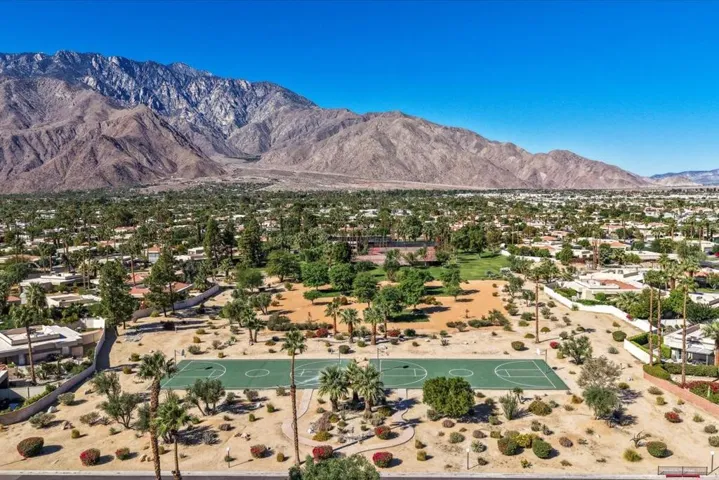 70-SUNRISE PALMS AMENITIES (7)