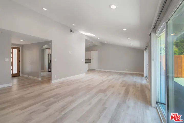 Living/Dining Area