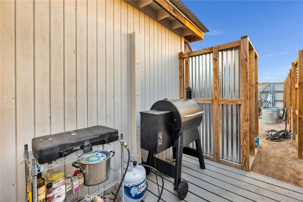 68476 Pole Line, 29 Palms, California 92277 home-pic-4