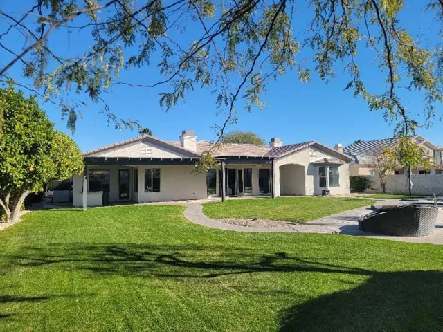 5_Curie_Ct_pool_back