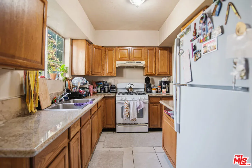 1331 12th Avenue, Los Angeles, California 90019 home-pic-23