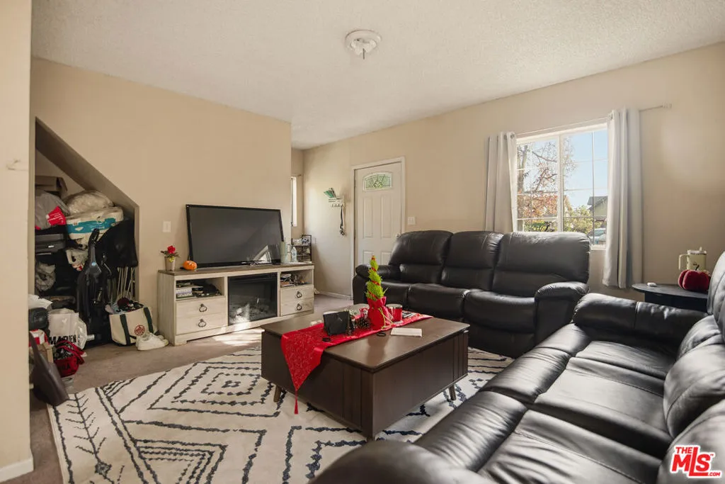 1331 12th Avenue, Los Angeles, California 90019 home-pic-17