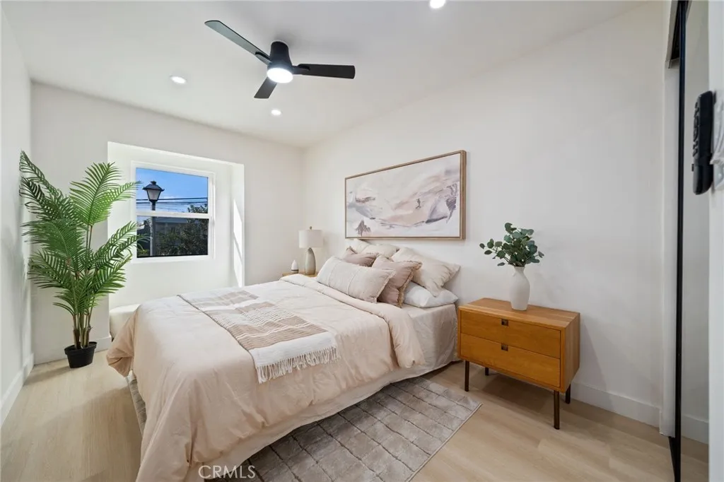 332 Flint Avenue, Long Beach, California 90814 home-pic-15