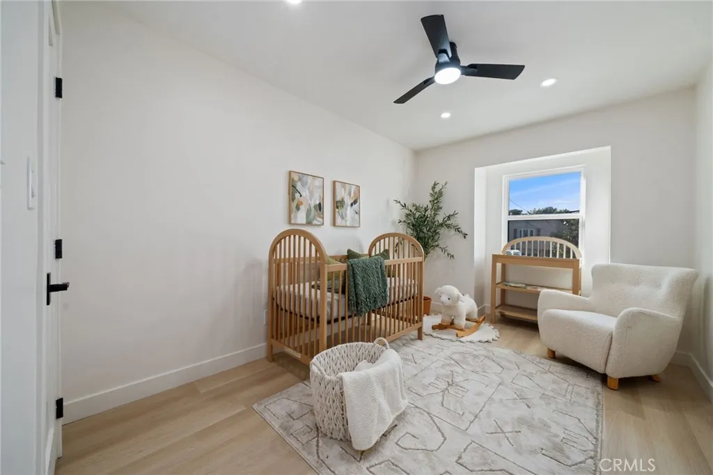 332 Flint Avenue, Long Beach, California 90814 home-pic-19