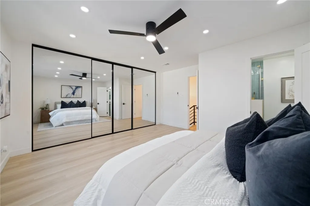 332 Flint Avenue, Long Beach, California 90814 home-pic-12