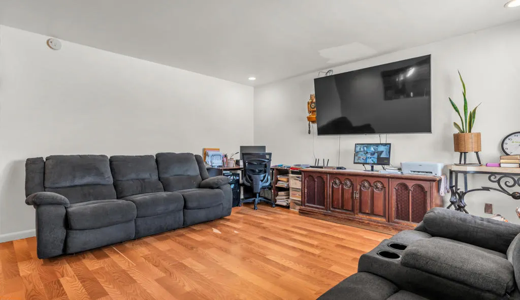 13576 La Mesa Drive, Desert Hot Springs, California 92240 home-pic-8