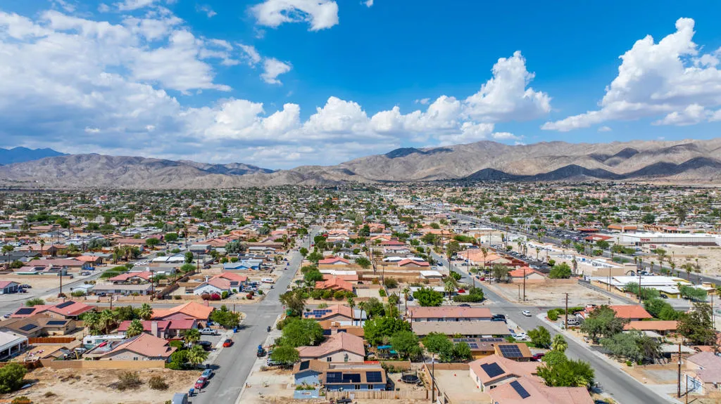 13576 La Mesa Drive, Desert Hot Springs, California 92240 home-pic-30