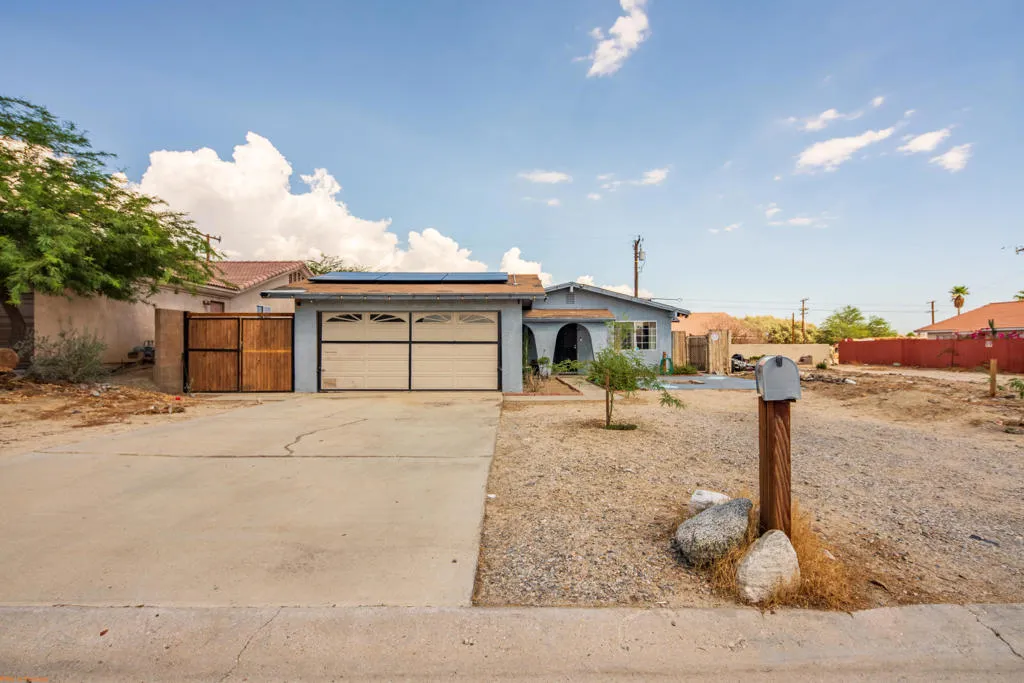 13576 La Mesa Drive, Desert Hot Springs, California 92240 home-pic-1