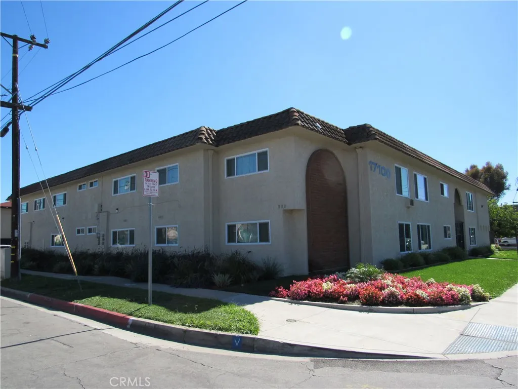 17100 Downey Avenue, Bellflower, California 90706 home-pic-0