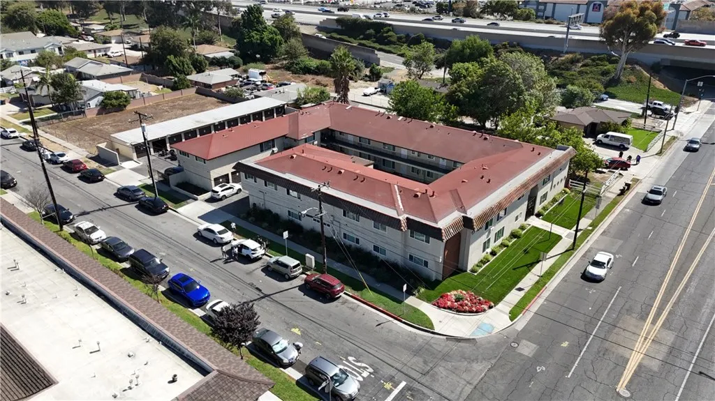 17100 Downey Avenue, Bellflower, California 90706 home-pic-12