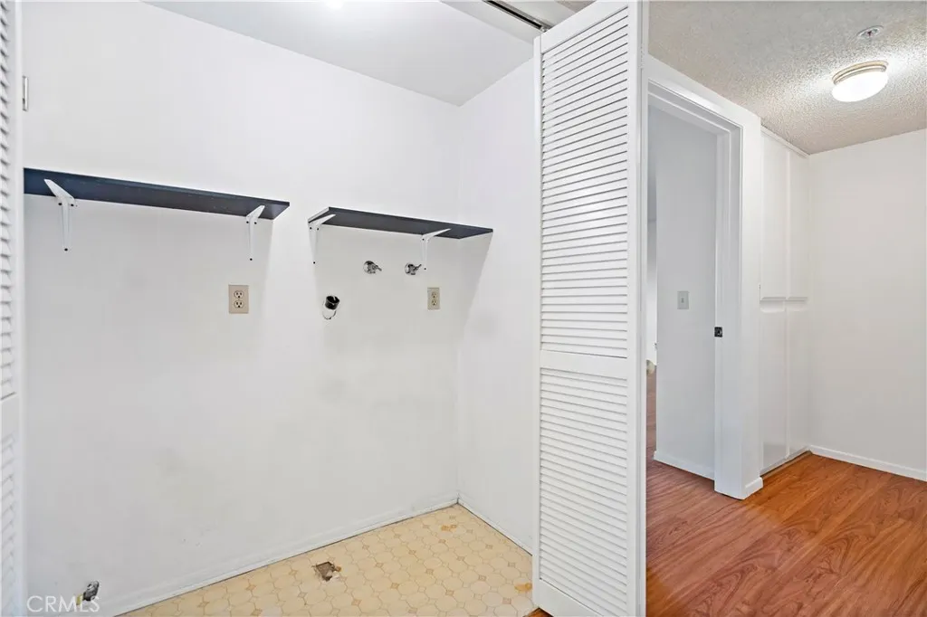 1505 S Atlantic E, Alhambra, California 91803 home-pic-15