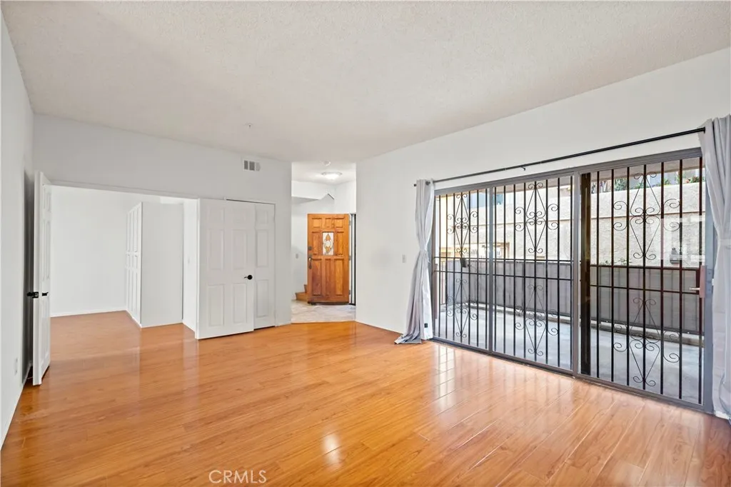 1505 S Atlantic E, Alhambra, California 91803 home-pic-3